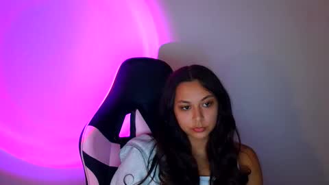 Snapshot of kiss_ameliaa chatting on 10/13/25, 10:48 kiss_ameliaa online show from 10/13/25, 10:48