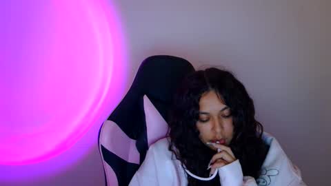 Snapshot of kiss_ameliaa chatting on 10/16/25, 09:21 kiss_ameliaa online show from 10/16/25, 09:21