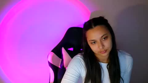 Snapshot of kiss_ameliaa chatting on 11/24/25, 08:03 kiss_ameliaa online show from 11/24/25, 08:03