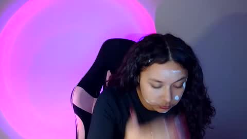 Snapshot of kiss_ameliaa chatting on 11/25/25, 12:27 kiss_ameliaa online show from 11/25/25, 12:27