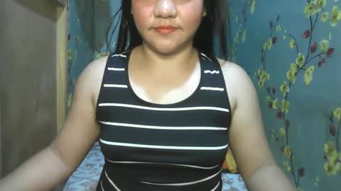 Snapshot of kiss_me_loves chatting on 12/21/24, 11:56 kiss_me_loves online show from 12/21/24, 11:56