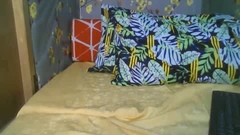 Snapshot of kiss_me_loves chatting on 01/13/25, 09:08 kiss_me_loves online show from 01/13/25, 09:08