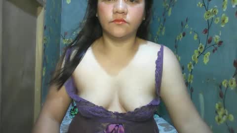 Snapshot of kiss_me_loves chatting on 02/22/25, 11:57 kiss_me_loves online show from 02/22/25, 11:57