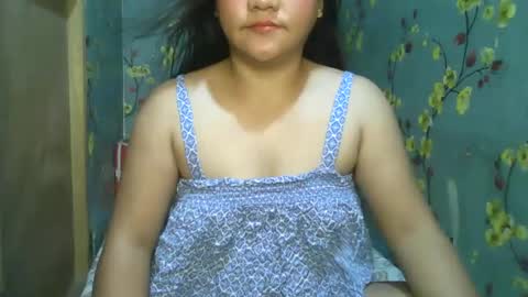 Snapshot of kiss_me_loves chatting on 03/03/25, 12:15 kiss_me_loves online show from 03/03/25, 12:15