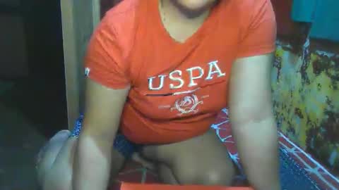 Snapshot of kiss_me_loves chatting on 10/11/25, 08:13 kiss_me_loves online show from 10/11/25, 08:13