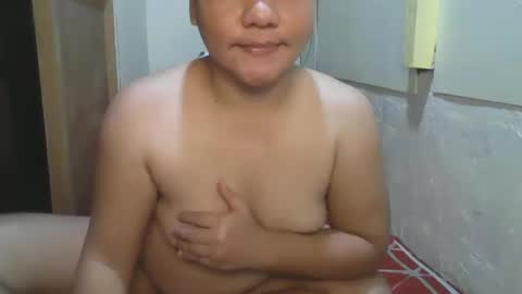 Snapshot of kiss_me_loves chatting on 12/16/25, 09:14 kiss_me_loves online show from 12/16/25, 09:14