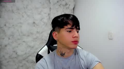 kiss_whitee online show from 11/23/25, 03:28