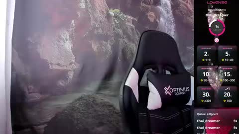 Snapshot of kiss_whitee chatting on 02/17/26, 01:40 kiss_whitee online show from 02/17/26, 01:40