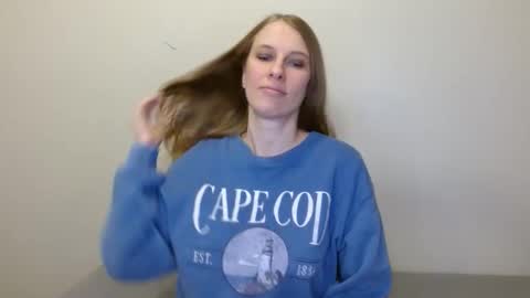 Snapshot of kissallie chatting on 12/16/25, 04:12 Allie online show from 12/16/25, 04:12