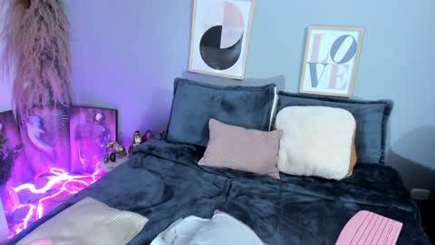 Snapshot of kissasins22 chatting on 12/15/24, 02:41 kissasins22 online show from 12/15/24, 02:41