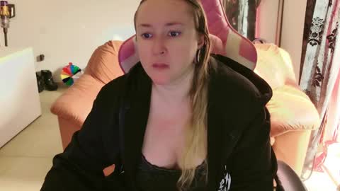 kissica online show from 02/02/25, 09:30