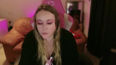 kissica online show from 02/17/25, 06:48