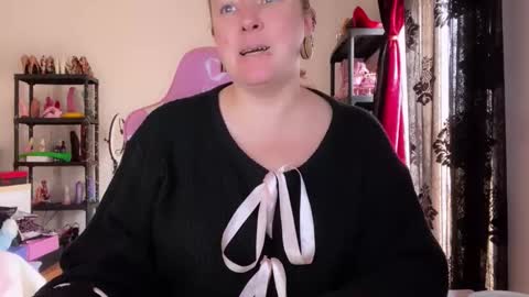 kissica online show from 12/19/25, 11:28