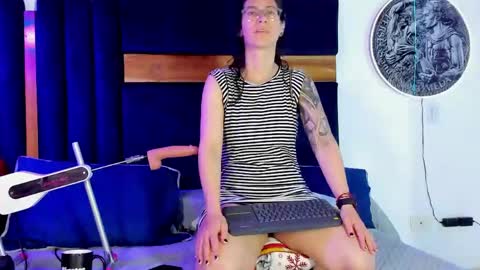 Kissing Company online show from 05/05/26, 04:09