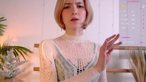 Snapshot of kisskiss_muah chatting on 12/10/24, 05:22 Kate  online show from 12/10/24, 05:22