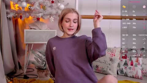 Snapshot of kisskiss_muah chatting on 12/28/24, 08:15 Kate  online show from 12/28/24, 08:15