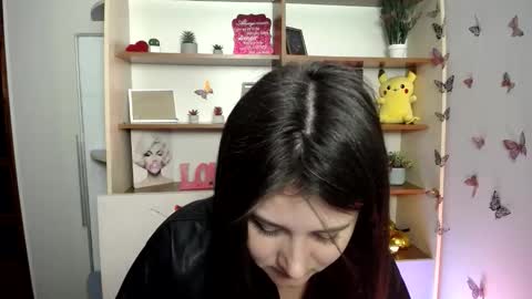 Snapshot of kissleoxx chatting on 06/01/26, 11:01 kissleoxx online show from 06/01/26, 11:01
