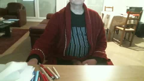 Snapshot of kisslog1 chatting on 12/22/24, 06:15 kisslog1 online show from 12/22/24, 06:15