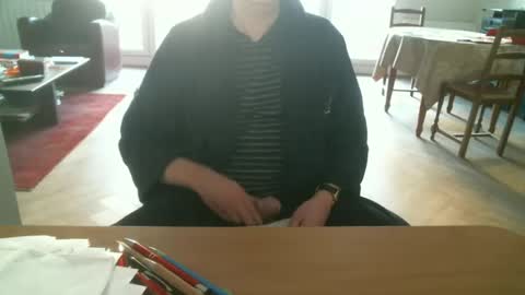 Snapshot of kisslog1 chatting on 01/11/25, 08:54 kisslog1 online show from 01/11/25, 08:54