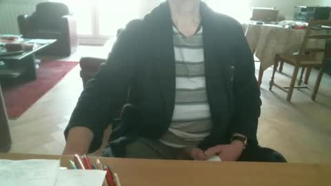 Snapshot of kisslog1 chatting on 02/08/25, 08:52 kisslog1 online show from 02/08/25, 08:52