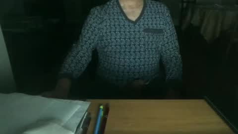 Snapshot of kisslog1 chatting on 09/13/25, 06:24 kisslog1 online show from 09/13/25, 06:24