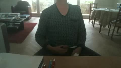 Snapshot of kisslog1 chatting on 09/14/25, 06:56 kisslog1 online show from 09/14/25, 06:56