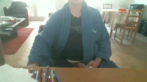 Snapshot of kisslog1 chatting on 10/11/25, 09:08 kisslog1 online show from 10/11/25, 09:08