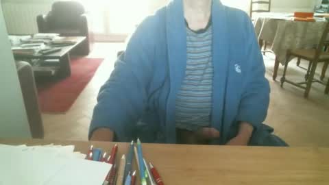 Snapshot of kisslog1 chatting on 10/19/25, 08:37 kisslog1 online show from 10/19/25, 08:37