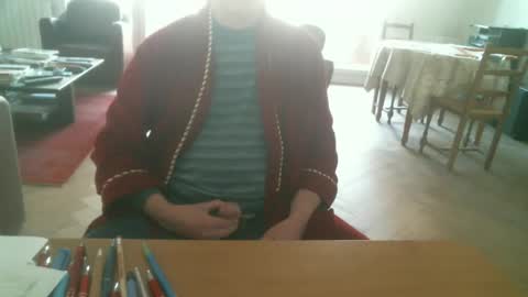 Snapshot of kisslog1 chatting on 11/11/25, 09:20 kisslog1 online show from 11/11/25, 09:20