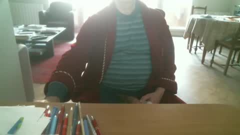 Snapshot of kisslog1 chatting on 11/13/25, 08:24 kisslog1 online show from 11/13/25, 08:24