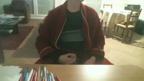 Snapshot of kisslog1 chatting on 11/23/25, 04:18 kisslog1 online show from 11/23/25, 04:18