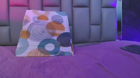 BELLA FLAME online show from 10/02/25, 07:43