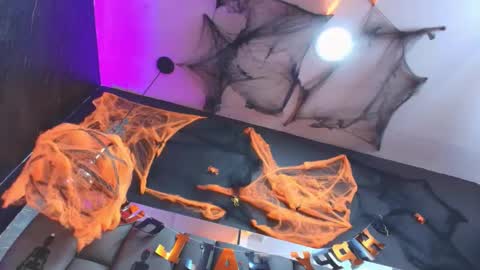 BELLA FLAME online show from 10/28/25, 07:16