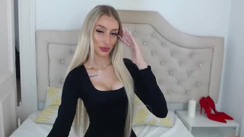 Snapshot of kissnatalie chatting on 10/07/25, 07:16 Natalie online show from 10/07/25, 07:16