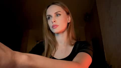 Emma online show from 09/27/25, 08:14