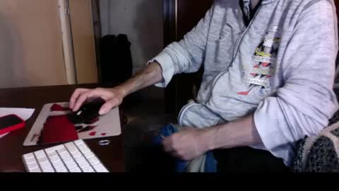 Snapshot of kissofbanned1983 chatting on 11/13/25, 07:02 kissofbanned1983 online show from 11/13/25, 07:02