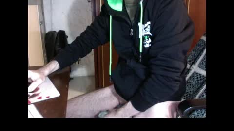 Snapshot of kissofbanned1983 chatting on 11/27/25, 05:37 kissofbanned1983 online show from 11/27/25, 05:37