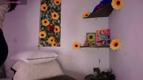 Snapshot of kisstarxxx chatting on 02/19/26, 03:02 Helena and Brad online show from 02/19/26, 03:02