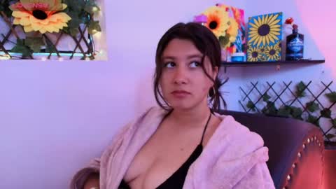 Snapshot of kisstarxxx chatting on 04/19/26, 09:39 Helena and Brad online show from 04/19/26, 09:39