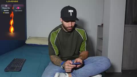 Snapshot of kite__ chatting on 11/18/25, 03:34 kite__ online show from 11/18/25, 03:34