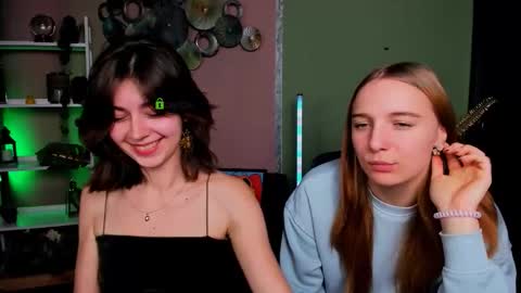 Snapshot of kitniss_dreamy chatting on 11/04/25, 01:32 kitniss online show from 11/04/25, 01:32