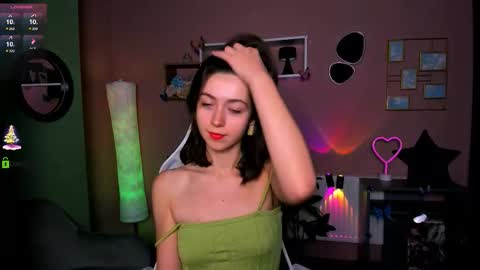 Snapshot of kitniss_dreamy chatting on 12/02/25, 01:17 kitniss online show from 12/02/25, 01:17