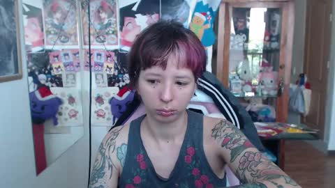 Snapshot of kitsunearineko chatting on 12/19/24, 05:50 Ari Keimiwrights online show from 12/19/24, 05:50