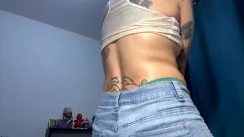 Snapshot of kitsunearineko chatting on 12/31/24, 03:12 Ari Keimiwrights online show from 12/31/24, 03:12