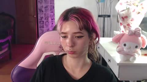 Snapshot of kitsunearineko chatting on 02/21/25, 02:28 Ari Keimiwrights online show from 02/21/25, 02:28