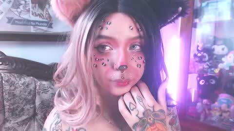 Snapshot of kitsunearineko chatting on 10/19/25, 08:31 Ari Keimiwrights online show from 10/19/25, 08:31