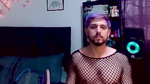 Snapshot of kitsuneshadow22 chatting on 10/03/25, 07:55 Alejandro online show from 10/03/25, 07:55