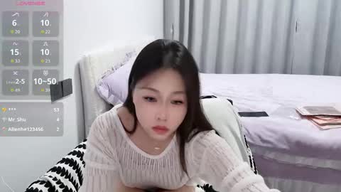 Snapshot of kitten_2001_yoyo chatting on 10/30/25, 03:13 kitten-2001-yoyo online show from 10/30/25, 03:13