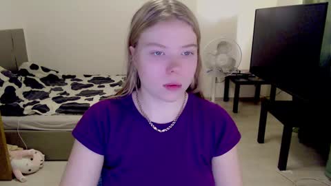Snapshot of kitten_jenny01 chatting on 12/18/24, 11:56 Jennyblonde and Emmabrunette online show from 12/18/24, 11:56