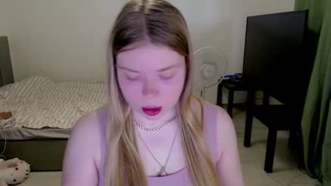 Snapshot of kitten_jenny01 chatting on 07/15/26, 06:02 Jennyblonde and Emmabrunette online show from 07/15/26, 06:02